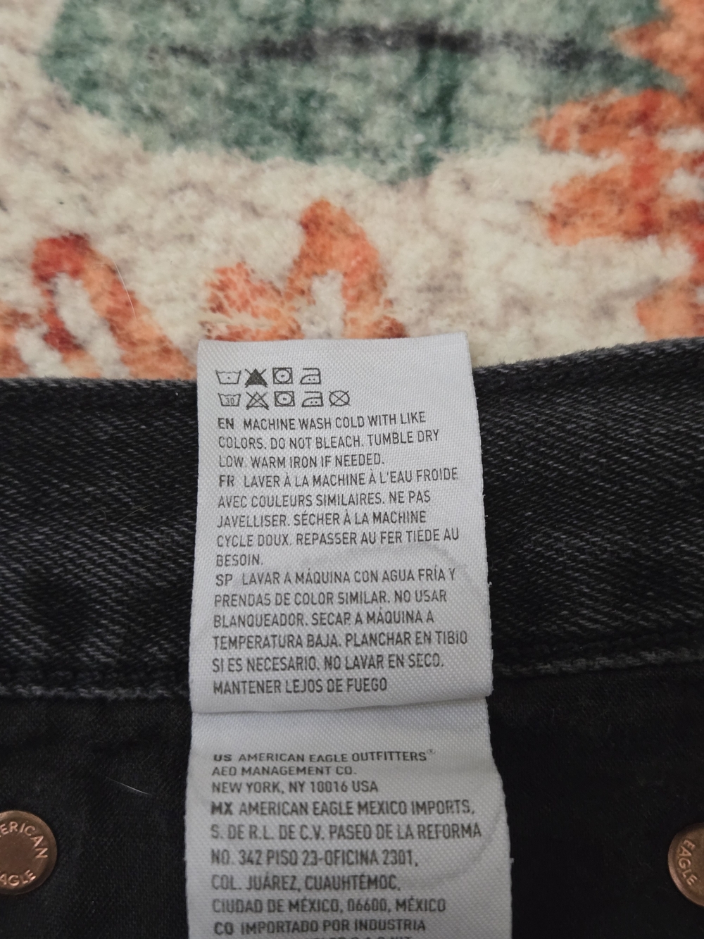 American Eagle Outfitters Distressed Black 90's Boyfriend Short - Picture 8 of 8